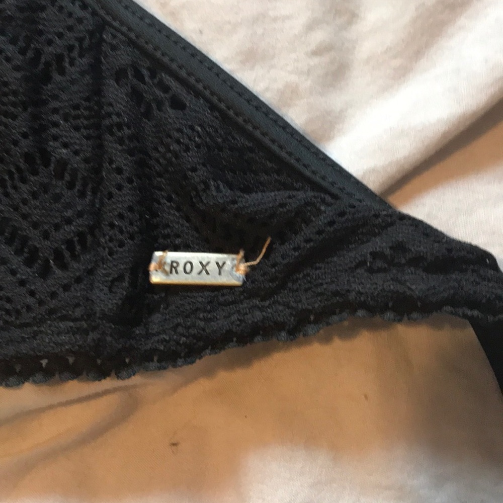 Bikini - Picture 2 of 4